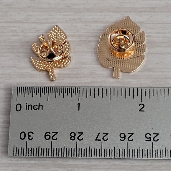 Green Leaves Enamel Pins - Picture 4 of 12